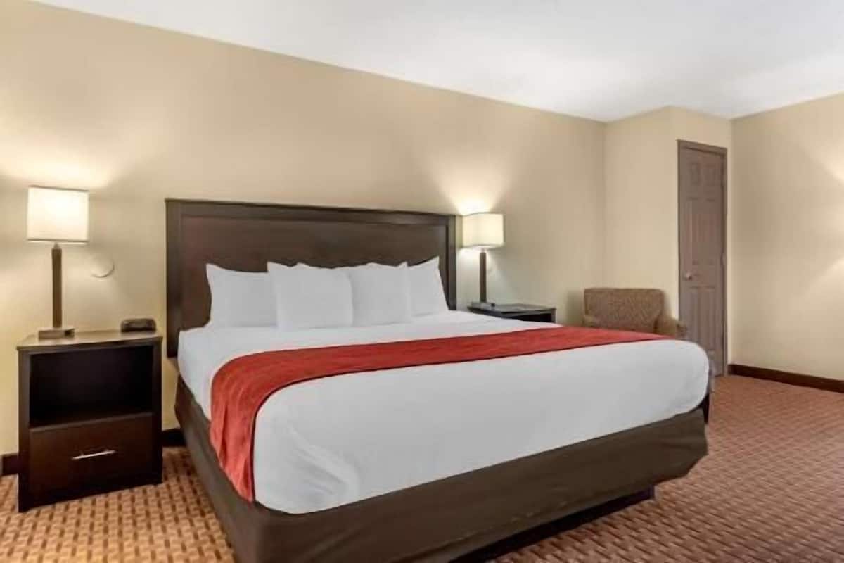 Coffre-fort, bureau, espace de travail pour ordinateurs portables