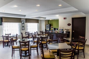 含每日外帶早餐