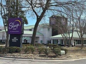 Unclassified image, 3 of 32, button - Sleep Inn Historic (Williamsburg)