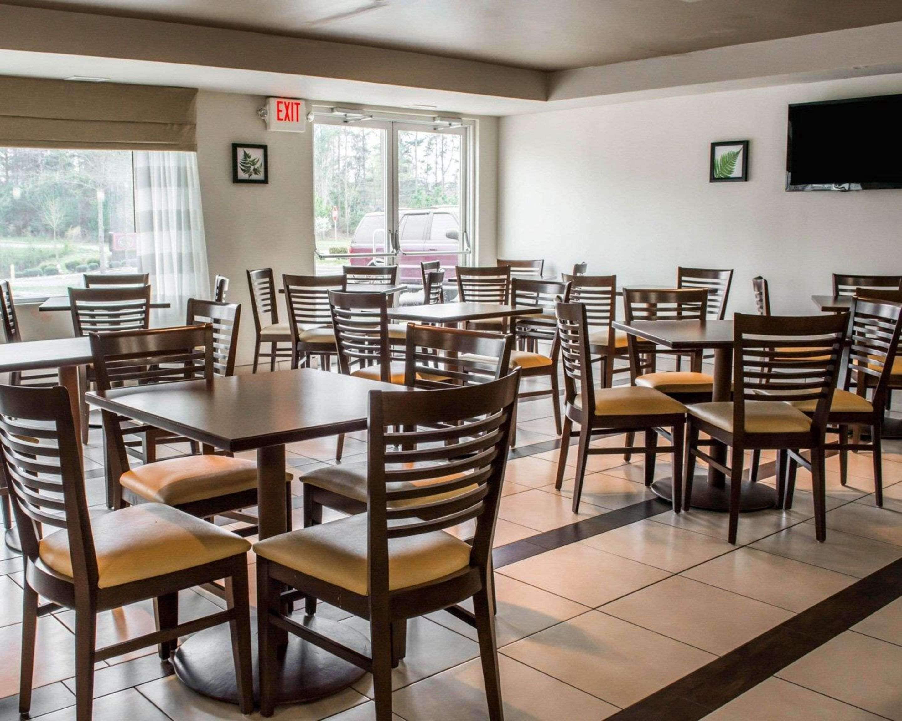 뷔페 무료 아침 식사 포함