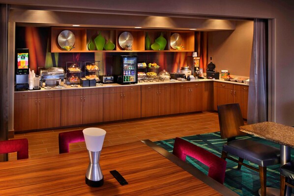 Free daily continental breakfast 