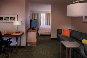 Hypo-allergenic bedding, in-room safe, desk, blackout drapes - Springhill Suites by Marriott Mystic Waterford (Quaker Hill)