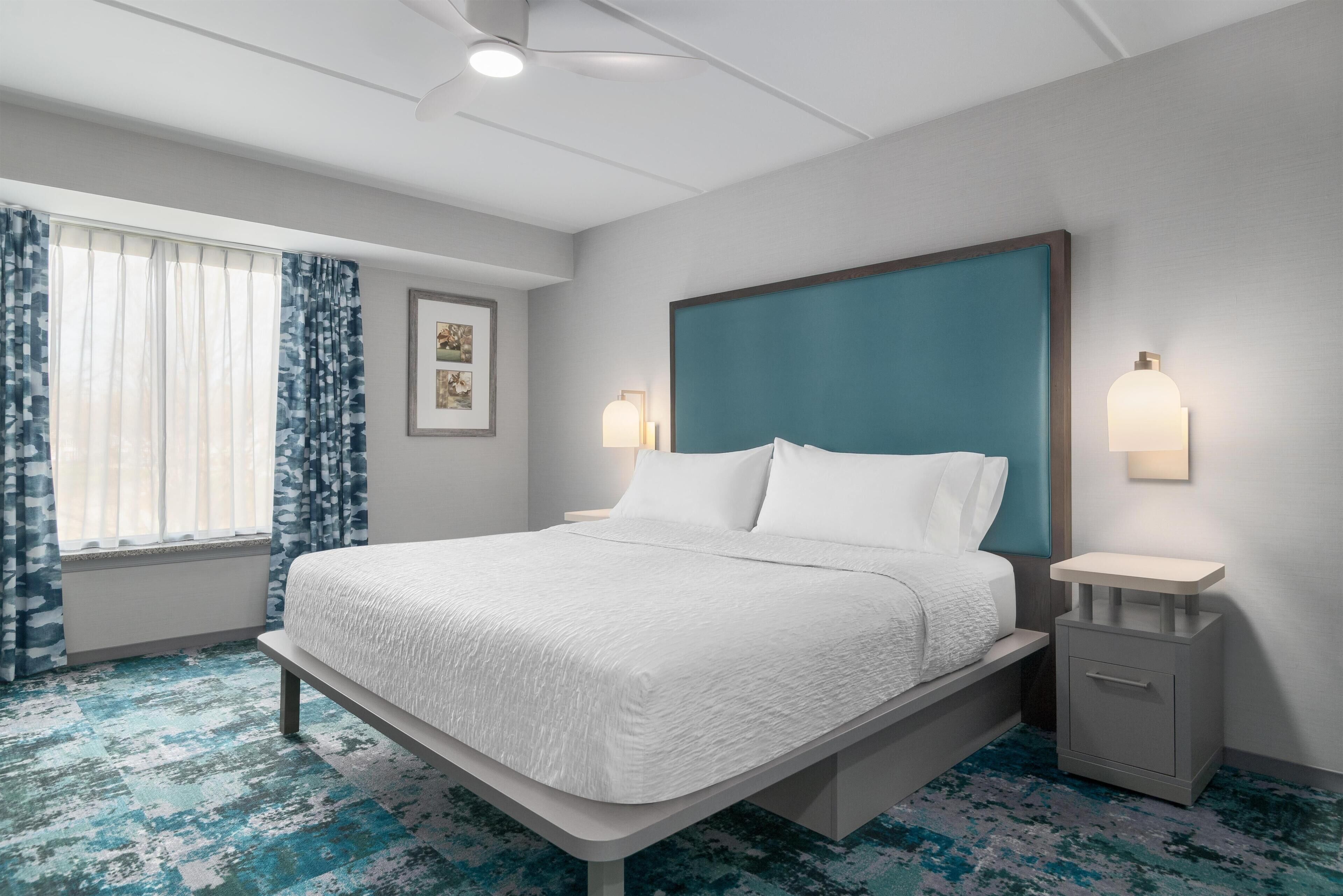 Premium bedding, in-room safe, laptop workspace, blackout curtains