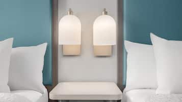 Premier Suite, 2 Bedrooms, 2 Bathrooms | Premium bedding, in-room safe, laptop workspace, blackout drapes