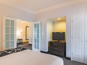 Suite, 1 King Bed, Non Smoking | Premium bedding, desk, laptop workspace, blackout drapes
