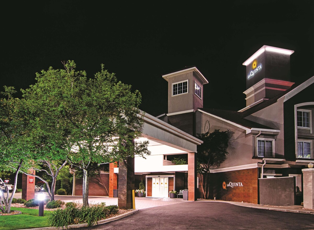 헨더슨 (CO) La Quinta Inn & Suites by Wyndham Denver Airport DIA 호텔 스위트룸