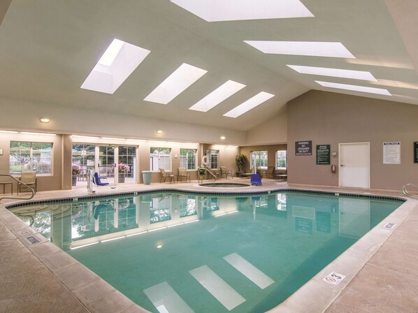 Pool - La Quinta Inn & Suites by Wyndham Denver Airport DIA (Denver)