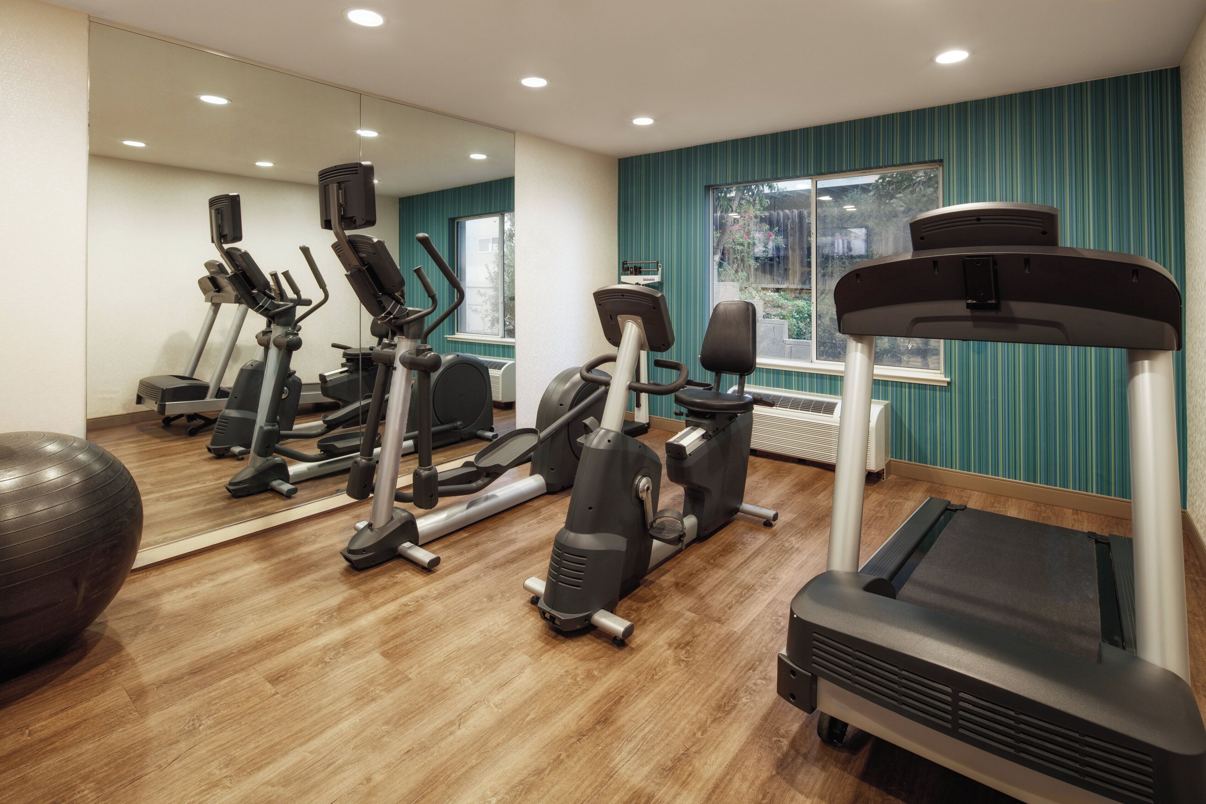 Foto - Holiday Inn Express Hotel & Suites Belmont by IHG