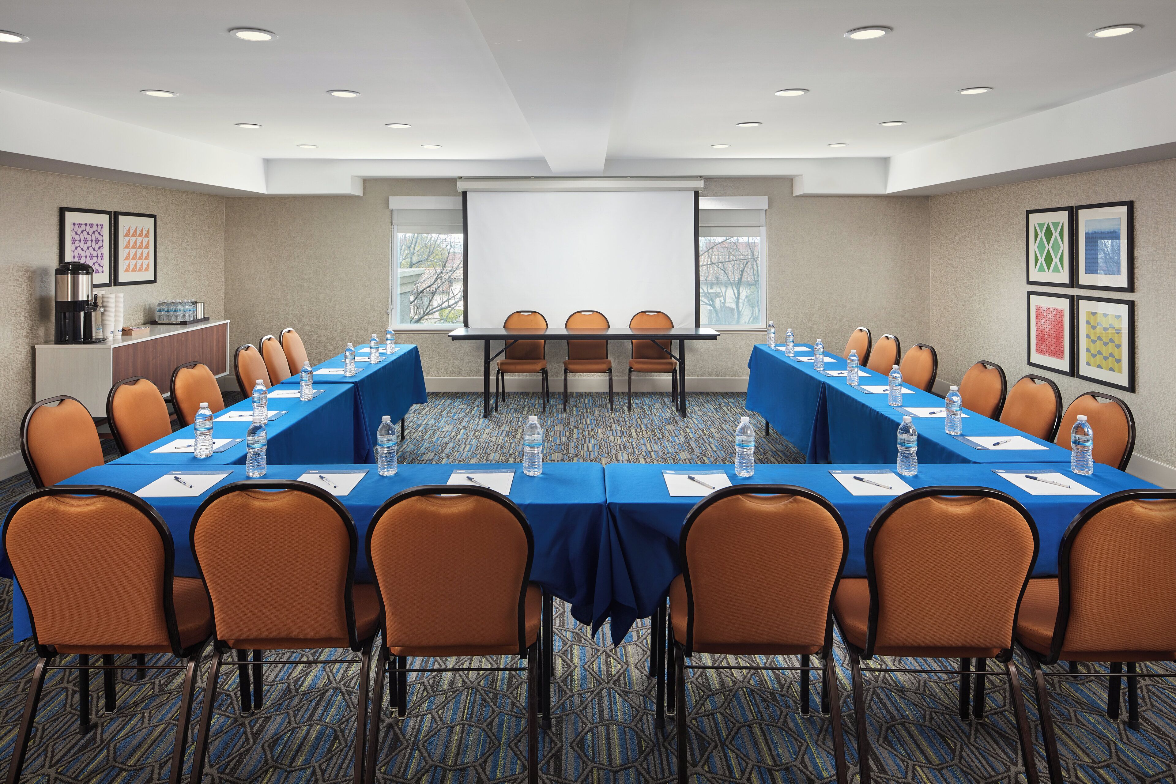 Foto - Holiday Inn Express Hotel & Suites Belmont by IHG
