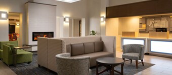 Holiday Inn Express Suites Belmont by IHG