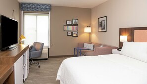 Premium bedding, pillow-top beds, desk, laptop workspace - Hampton Inn Erie-South (Erie)