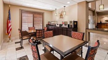 Free daily full breakfast at Best Western Plus Ambassador Suites Venice