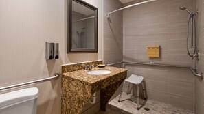 Articles de toilette gratuits, sèche-cheveux, serviettes fournies, savon