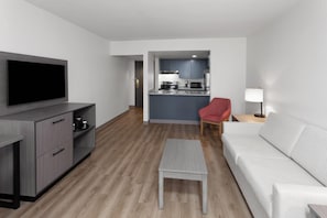 Room, 1 Bedroom, Non Smoking (1 King Bed with SofaBed) | In-room safe, desk, blackout drapes, soundproofing
