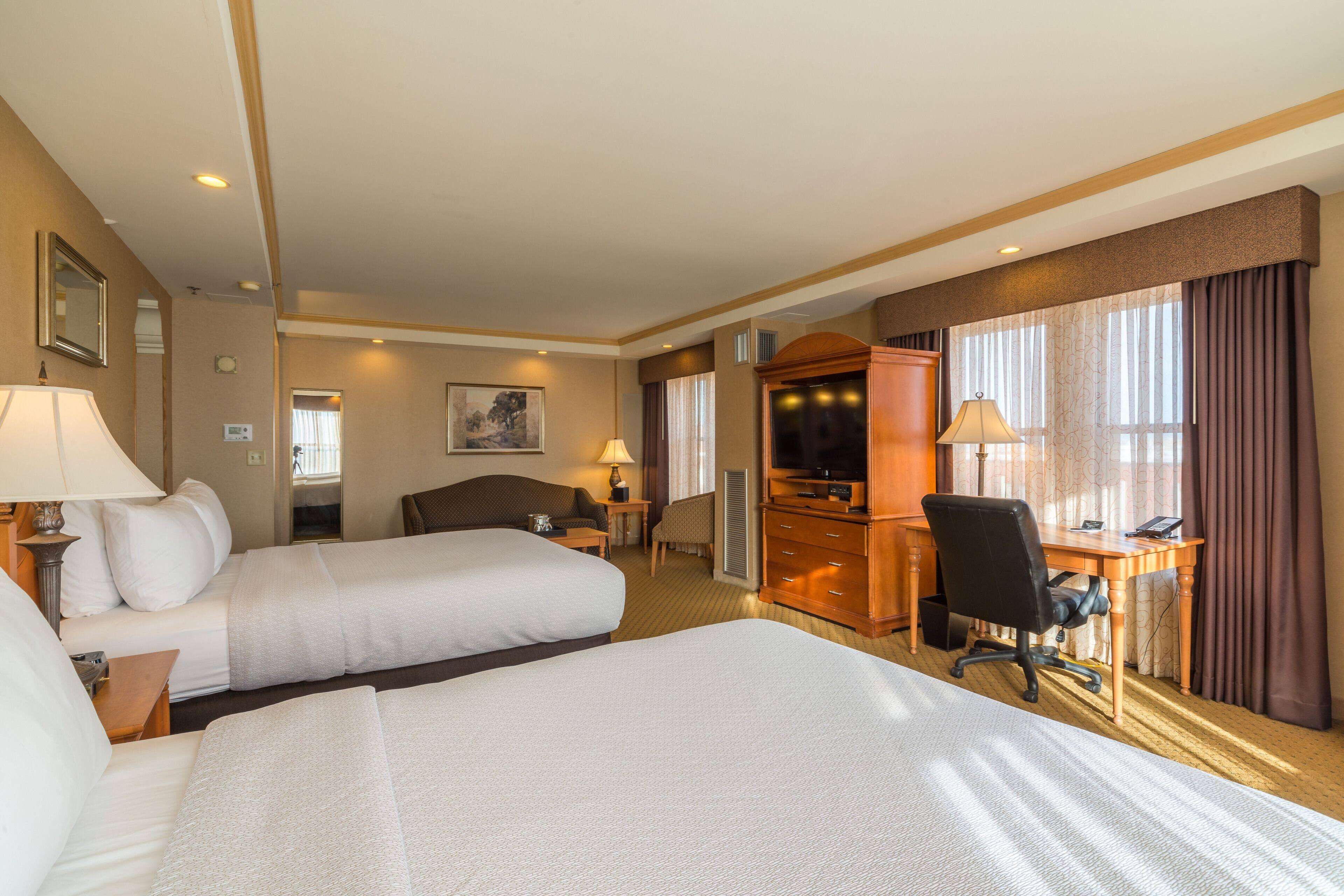 egyptian cotton sheets, premium bedding, down duvets, pillow-top beds