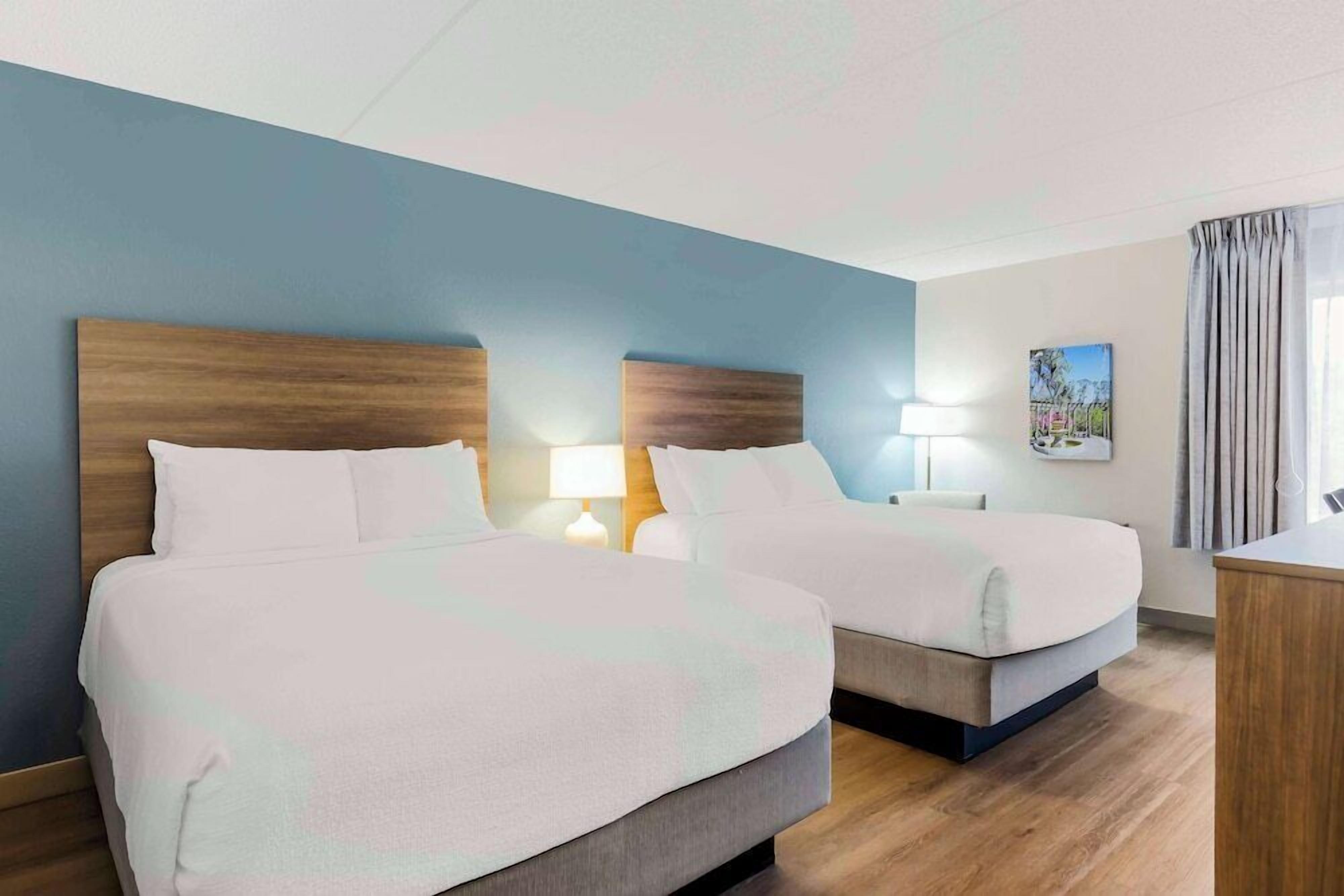 Peralatan tempat tidur premium, meja, ruang kerja komputer riba 