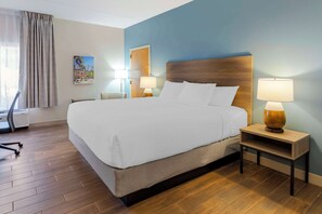 Room, 1 King Bed, Accessible | Premium bedding, desk, laptop workspace, iron/ironing board