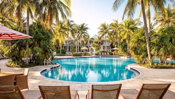 3 outdoor pools, sun loungers