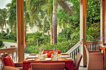 Lunch served, local cuisine, alfresco dining  at Tranquility Bay Beachfront Hotel and Resort