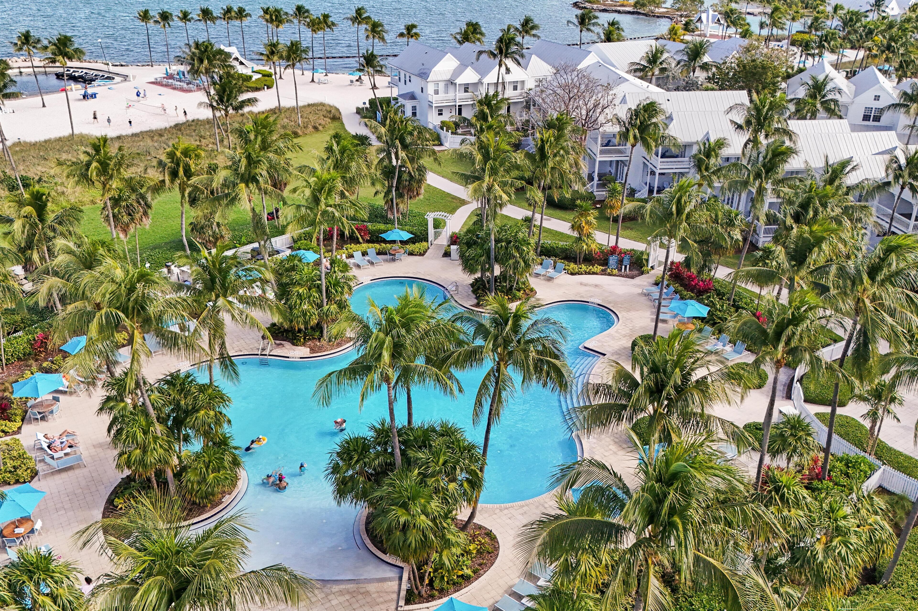 3 outdoor pools, sun loungers