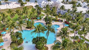 3 outdoor pools, sun loungers