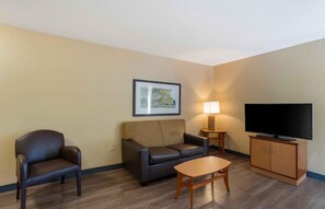 Deluxe Studio, Multiple Beds, Non Smoking | Desk, laptop workspace, blackout drapes, iron/ironing board - Extended Stay America Suites Philadelphia Airport Bartram Av (Philadelphia)