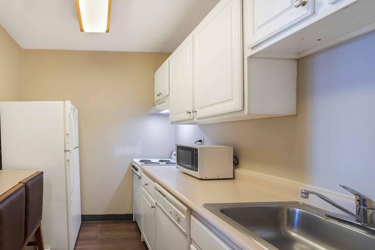 studio, 2 queen beds, non smoking | private kitchen | full-sized fridge, microwave, stovetop, coffee/tea maker