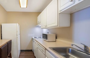 Studio, 2 giường cỡ queen, không hút thuốc | Bếp riêng | Tủ lạnh, lò vi sóng, bếp nấu, dụng cụ pha cà phê/trà