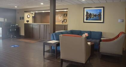 Comfort Inn & Suites Maumee - Toledo (I80-90)