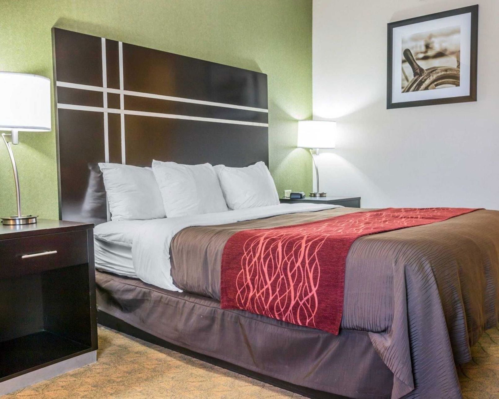 Individually furnished, desk, iron/ironing board, free WiFi
