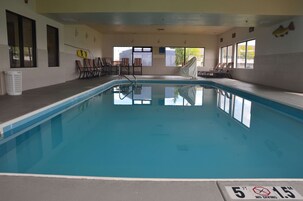Una piscina cubierta