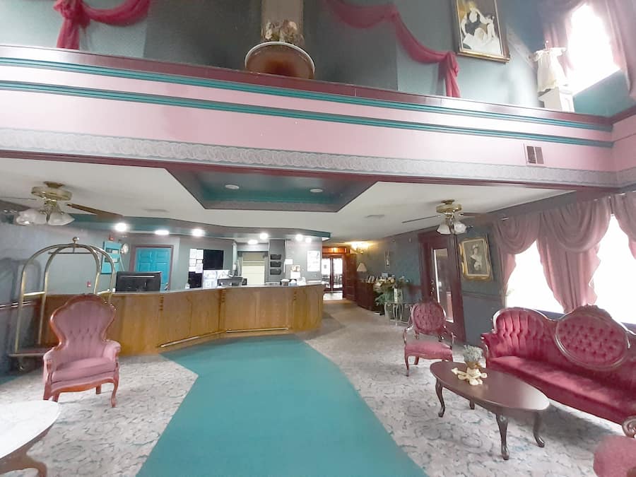 Siddeområde i lobbyen