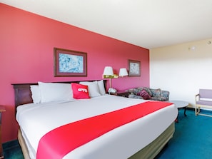 Surmatelas, bureau, fer et planche à repasser, Wi-Fi gratuit