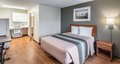 HomeTowne Studios by Red Roof Spokane - Valley