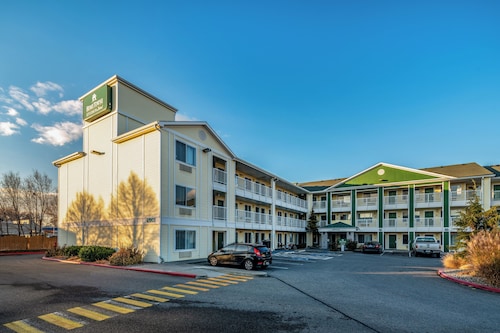 HomeTowne Studios by Red Roof Spokane - Valley
