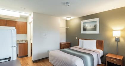 HomeTowne Studios by Red Roof Spokane - Valley