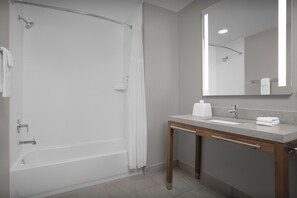 Combined shower/bathtub, free toiletries, hair dryer, towels - Candlewood Suites Jacksonville Southpoint by IHG (Jacksonville)
