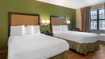 Estudio, 2 camas dobles, no fumadores | Escritorio, wifi gratis, ropa de cama