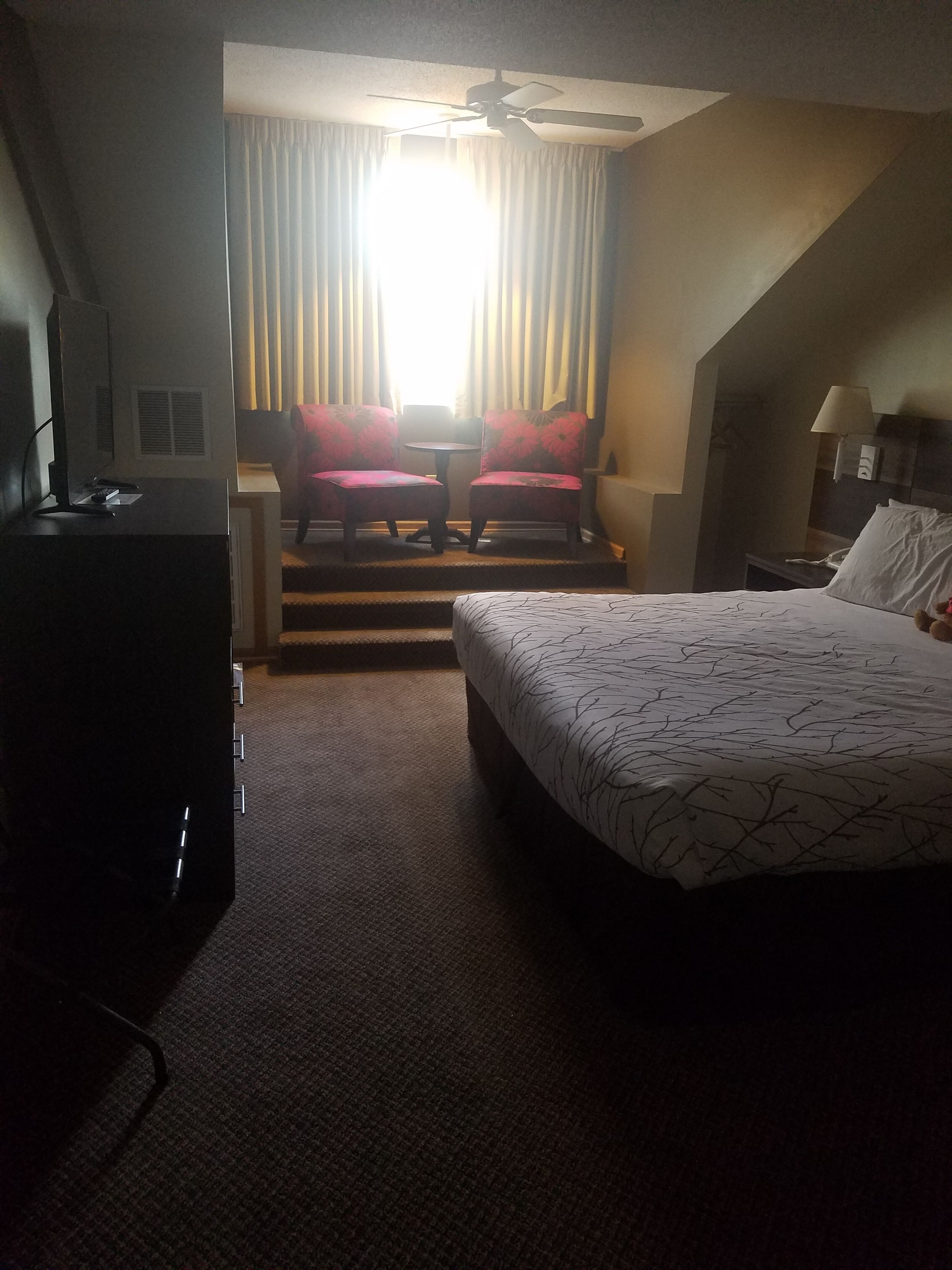 Blackout drapes, free WiFi, bed sheets