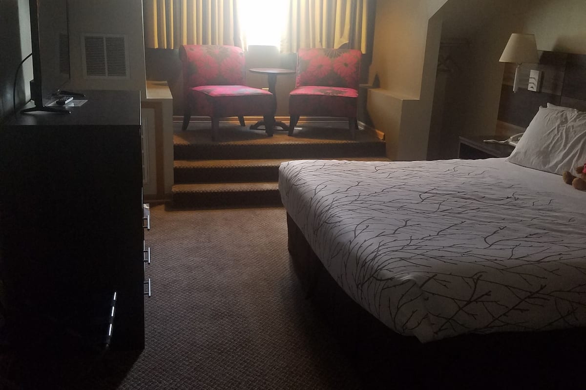 Verduisterende gordijnen, gratis wifi, beddengoed