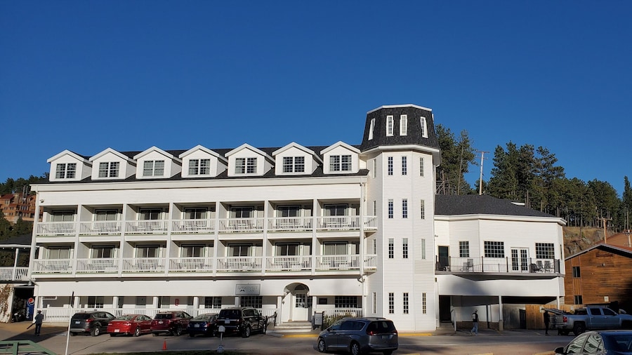 Roosevelt Inn Mount Rushmore