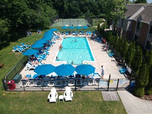 Déjeuner, dßner et brunch servis sur place; cuisine locale