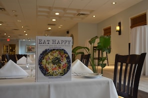 Breakfast, lunch, brunch served; local cuisine