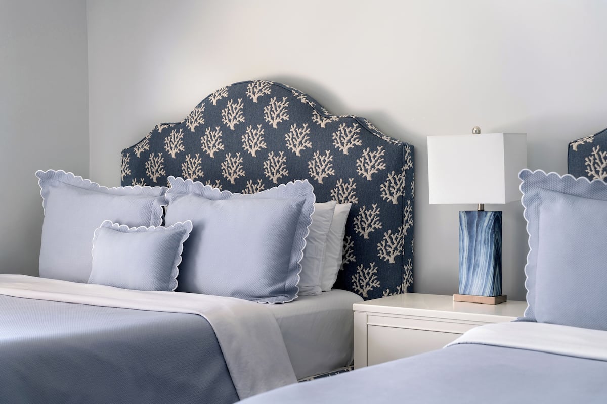 Camera Tradizionale, 2 letti queen, vista cortile | Biancheria da letto di alta qualità, materassi Tempur-Pedic
