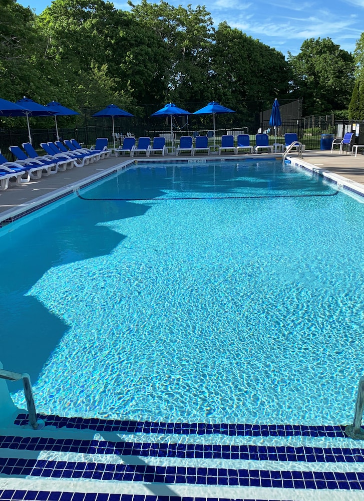 Southampton Inn by null