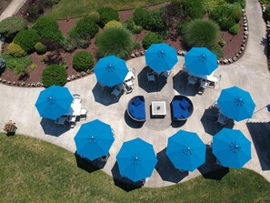 Breakfast, lunch, brunch served; local cuisine  - Southampton Inn (Southampton)