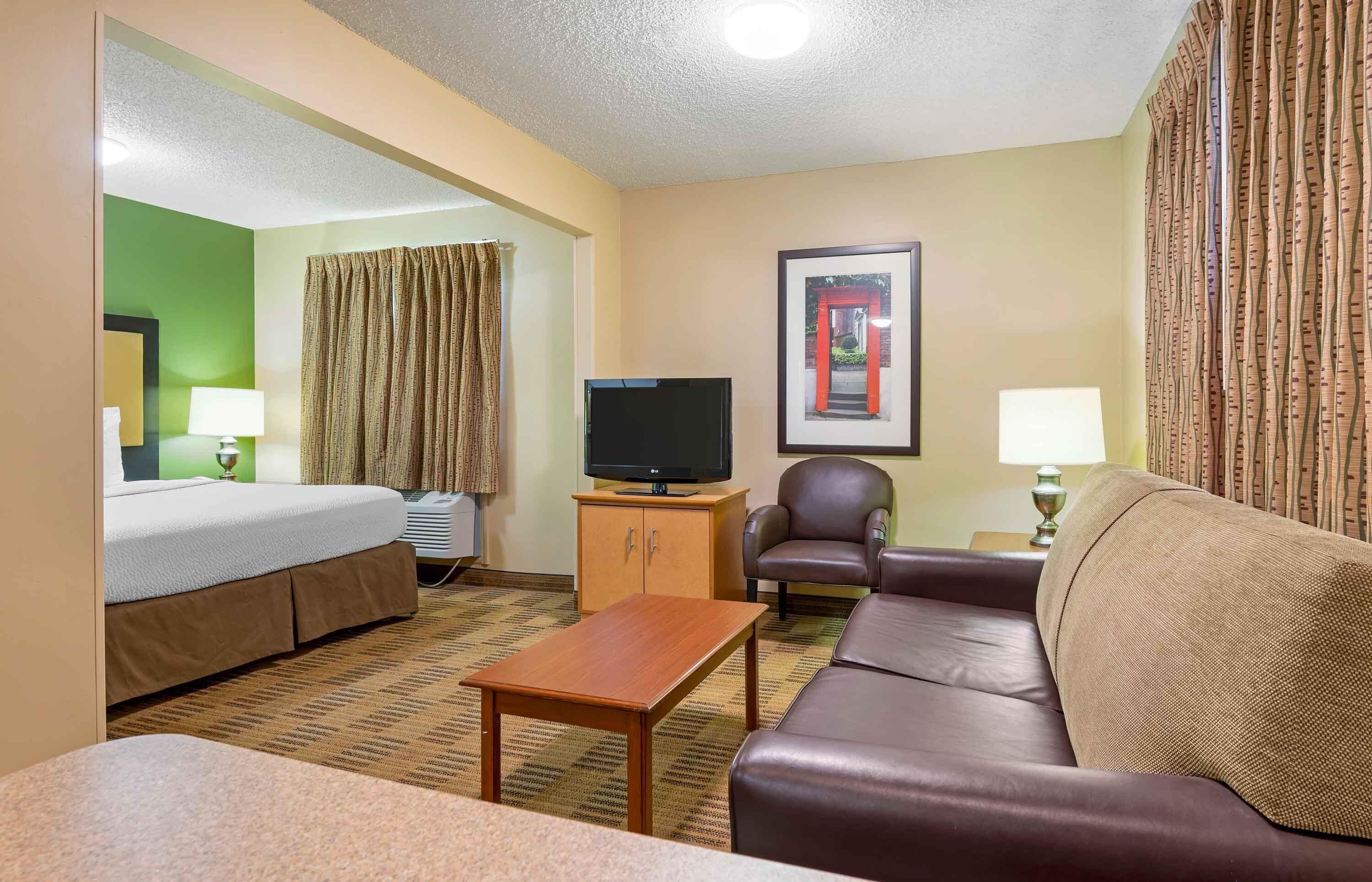 Photo - Extended Stay America Suites Chicago Lombard Yorktown Center