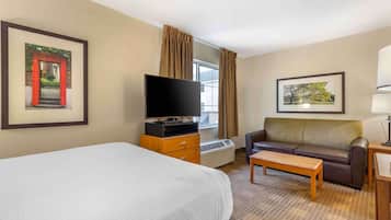 Deluxe Studio, 1 Queen Bed with Sofa bed, Non Smoking | Desk, iron/ironing board, free WiFi, bed sheets