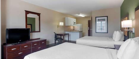 Studio, 2 Double Beds, Non Smoking | Desk, free WiFi, bed sheets