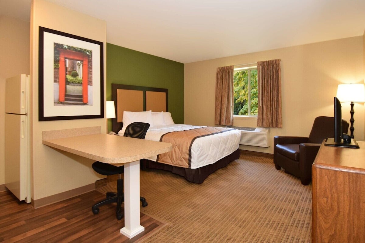 Pillow-top beds, desk, laptop workspace, iron/ironing board